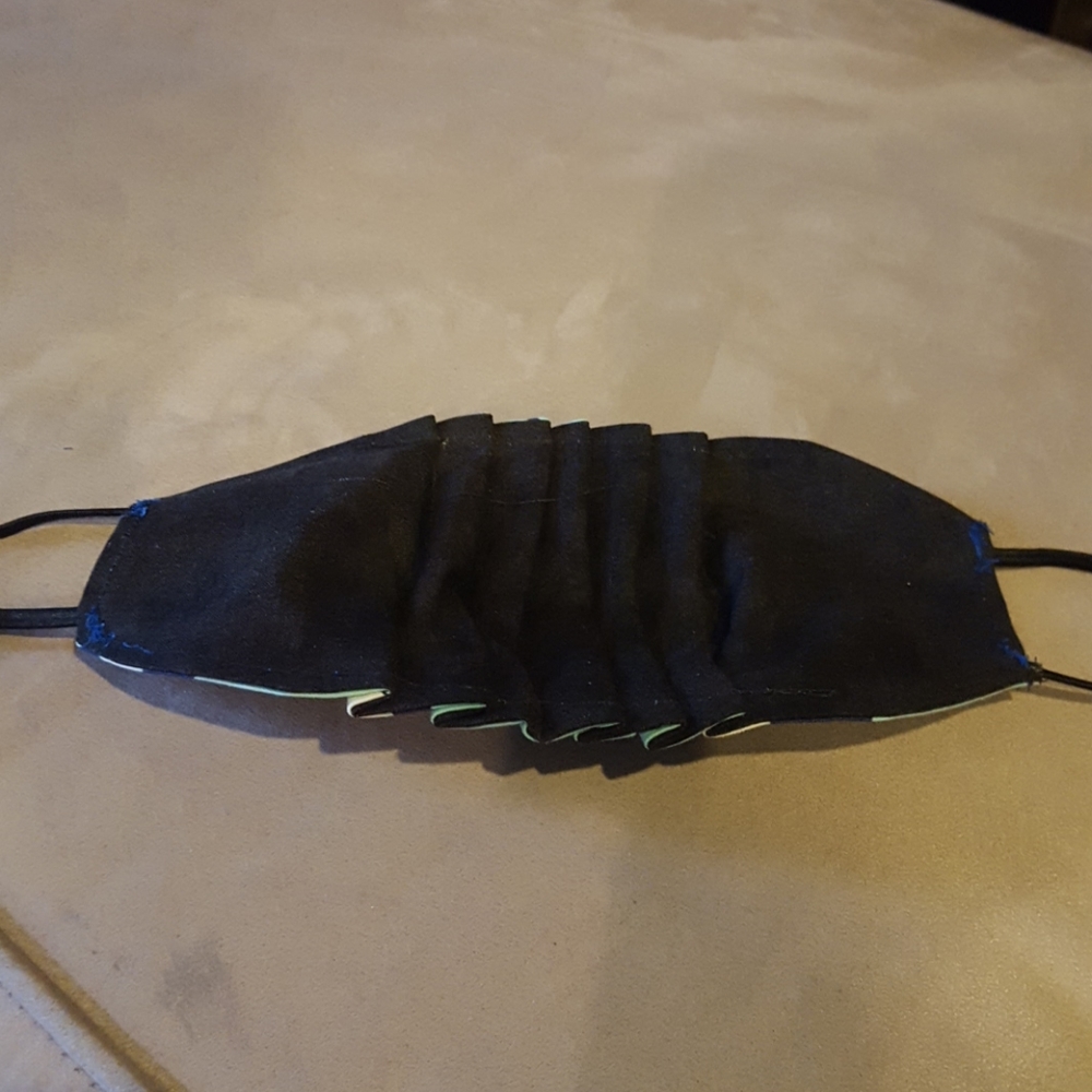 Sharks Face Mask. - Picture 3 of 7